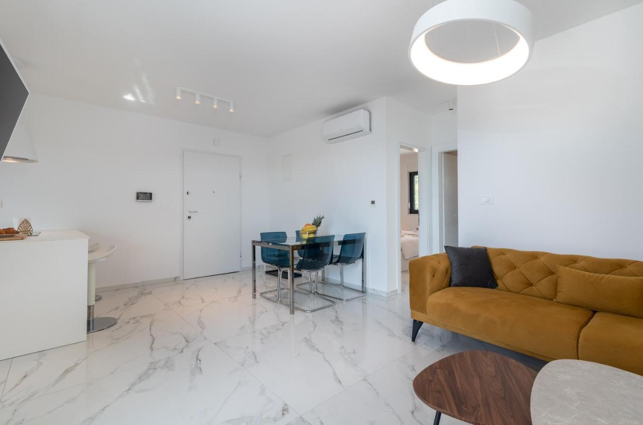Lavender Tree - Luxury Apartments Τρογκίρ Εξωτερικό φωτογραφία