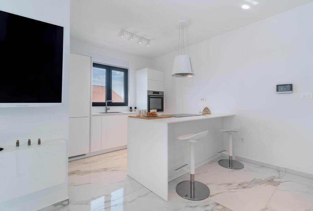 Lavender Tree - Luxury Apartments Τρογκίρ Εξωτερικό φωτογραφία